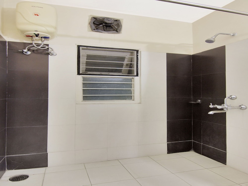 Hyderabad Vacations - OYO 20009 SilverKey Gachibowli - Property Image 7