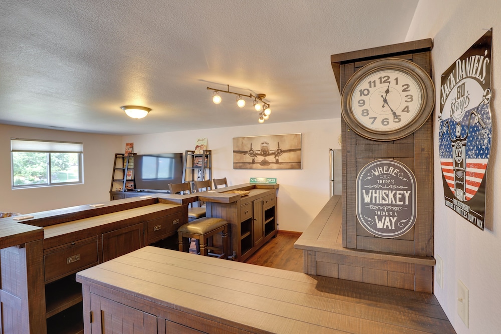 2 Mi to Downtown Sturgis: Quiet Ranch Home w/ View