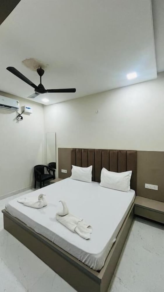 Hotel Shri Radha Sneh Mathura