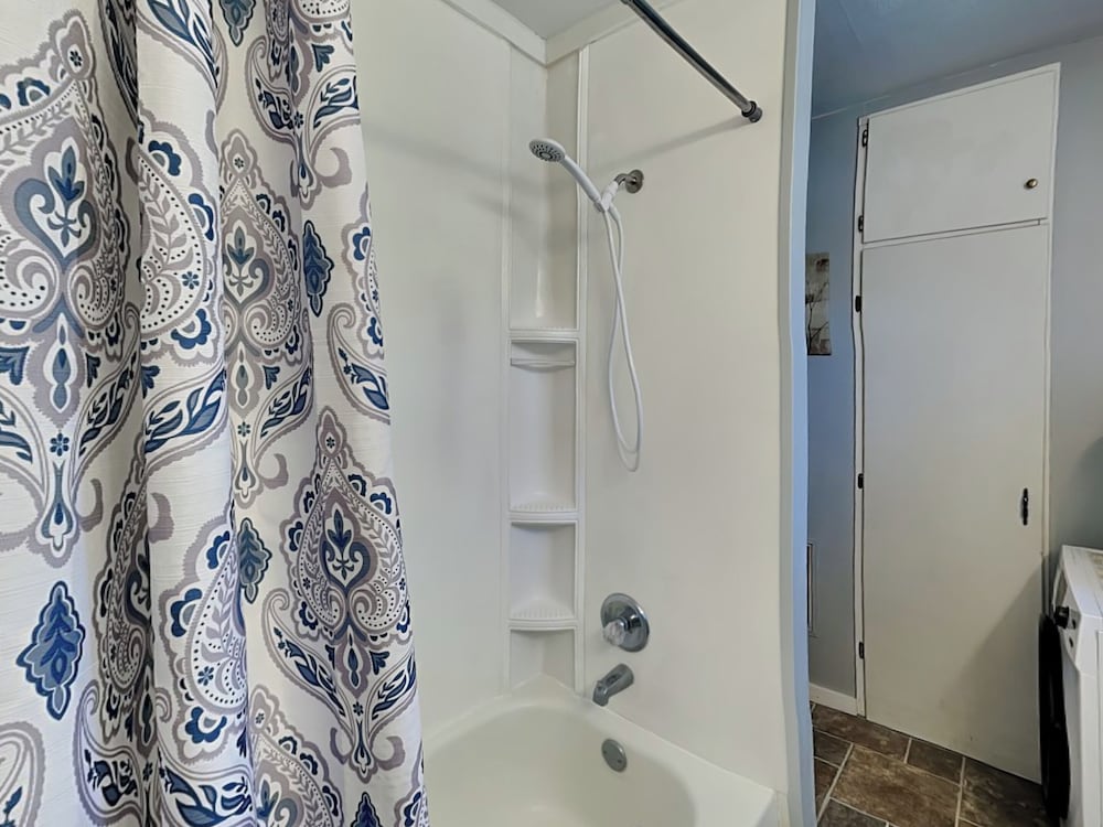Knotty Pines Cabin by Ruidoso Vacation Rentals