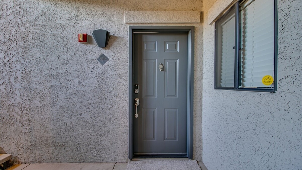New Listing! Remodeled Condo in North Scottsdale!