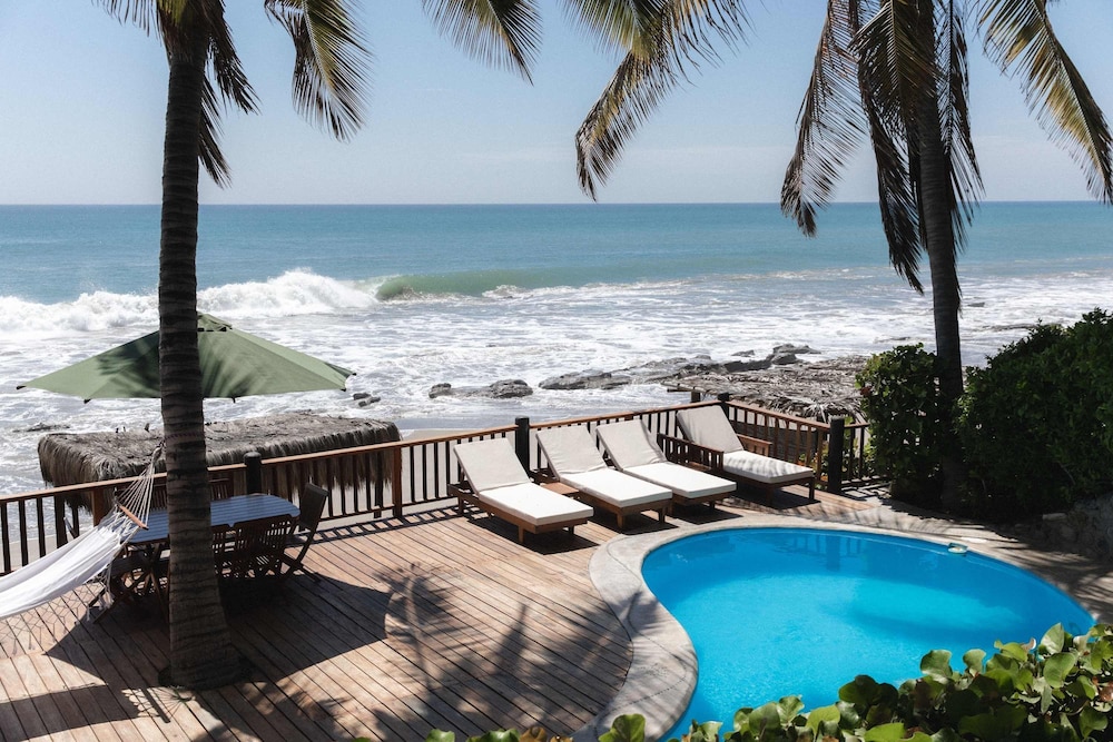 w Stylish 5BR House in Mancora