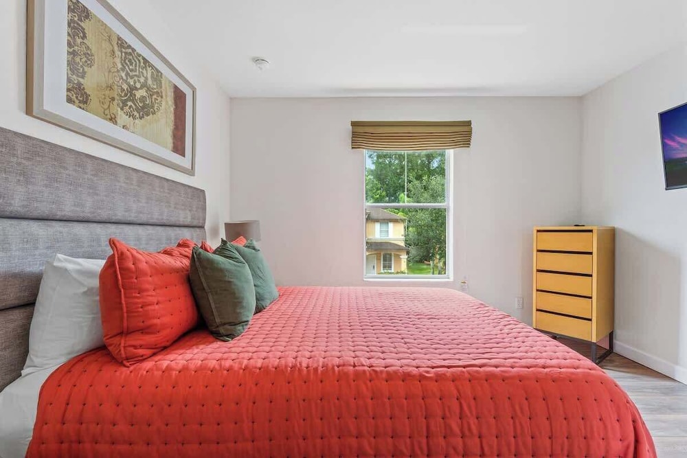 Pet Friendly 4 BR With Hot Tub