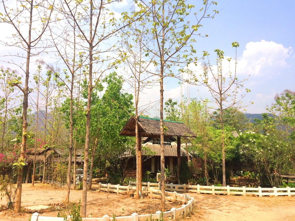 Montri Garden House
