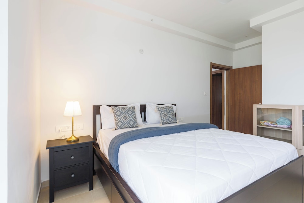 Skyline Haven by Red Olive4bhk30mins Airport
