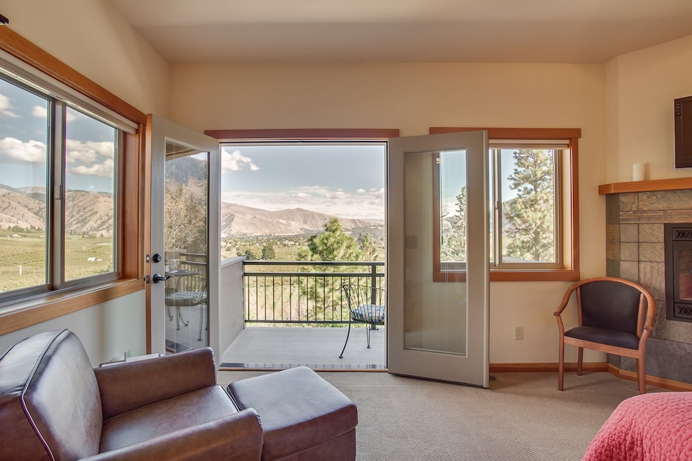 Cascade Valley Inn
