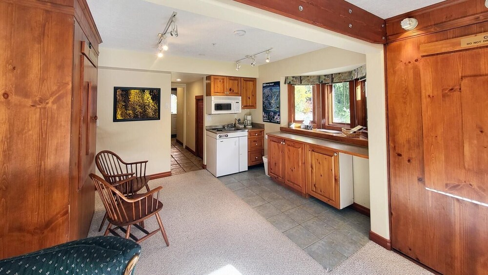 Sun Peaks Vacations - Timberline Village 46 4 Bedroom Home - Property Image 7