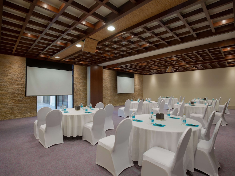 Sofitel Dubai The Palm Resort & Spa
