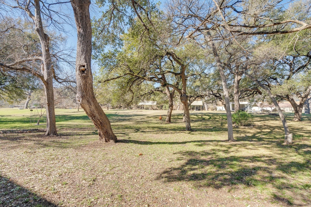 'pecan Creek Haus' Lake LBJ Retreat w/ Boat Dock!
