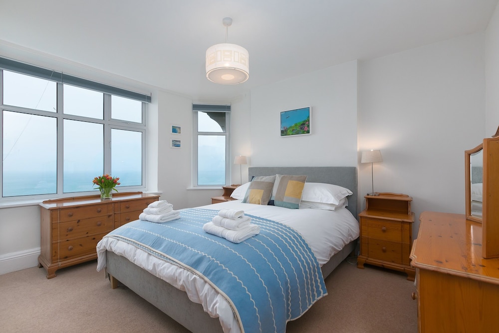 4 Pentowan Court