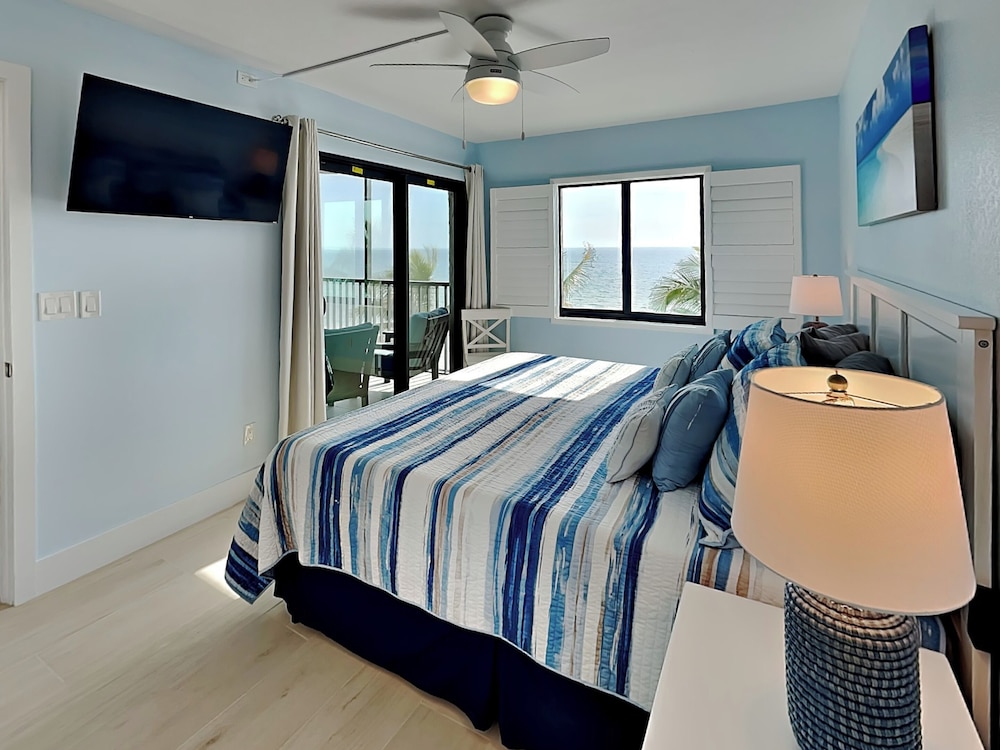 Seaside 4 by Distinctive Beach Rentals