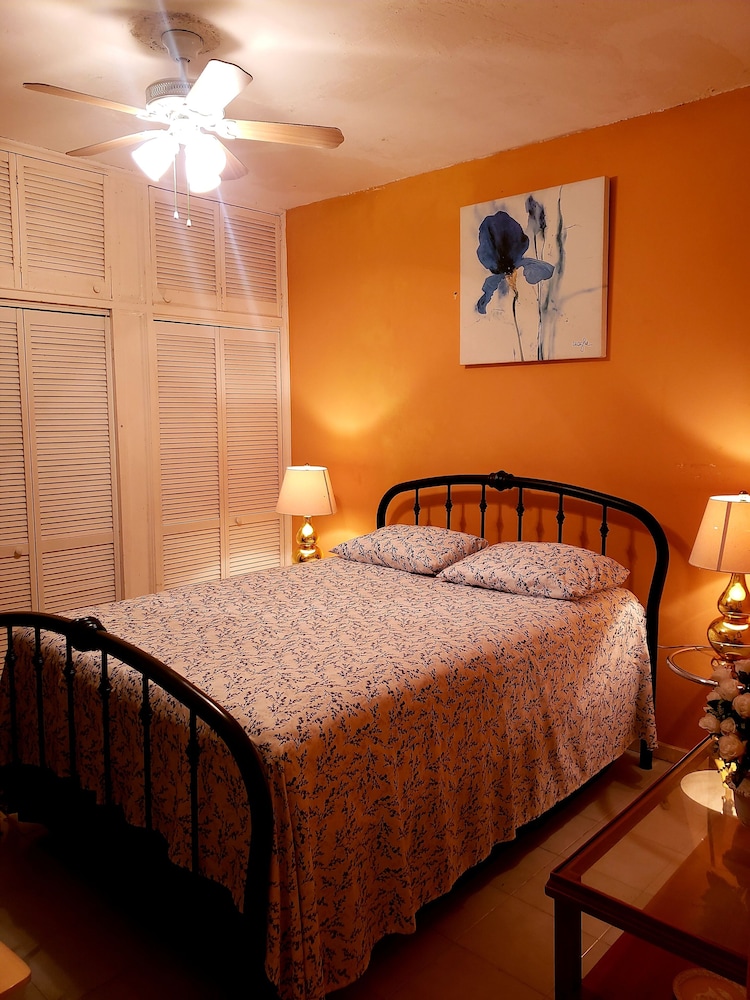 Rush Bond Villa