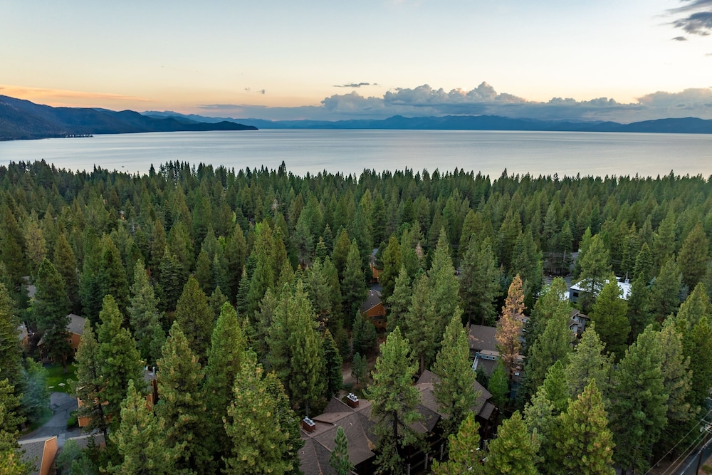 Incline Paradise by Avantstay Walk to Town Lake 5mins to Ski Resort