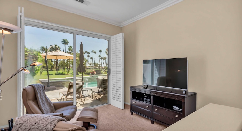 Casa Solara PGA West Pool Spa Firepit
