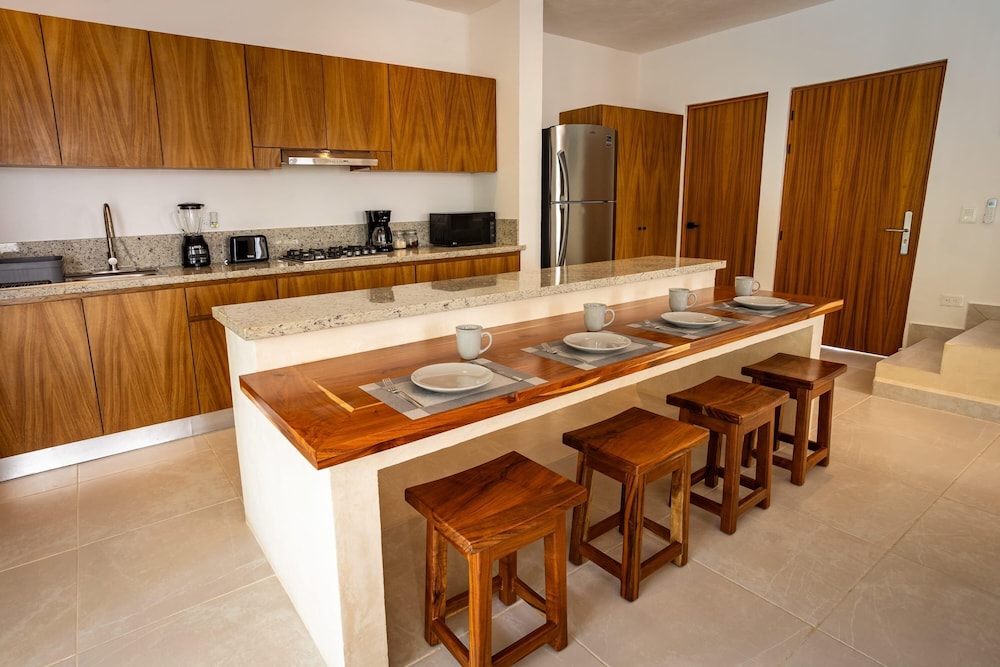 Villa Ek Balam Resort Pool AC Fast Internet