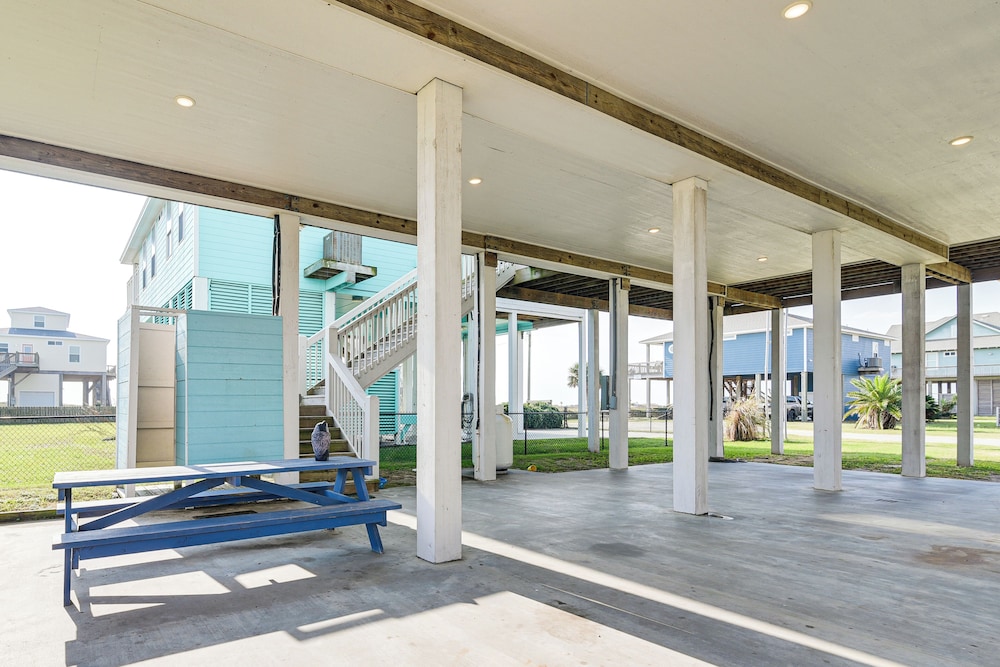 'the Beach House' Bolivar Peninsula Family Getaway