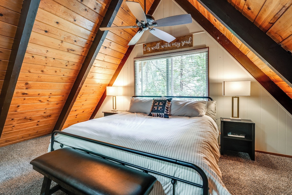Sleek Blue Lake Springs Retreat w/ Deck & Yard!