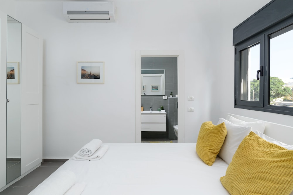 New & Bright 2BR with Balcony near Beach view 2