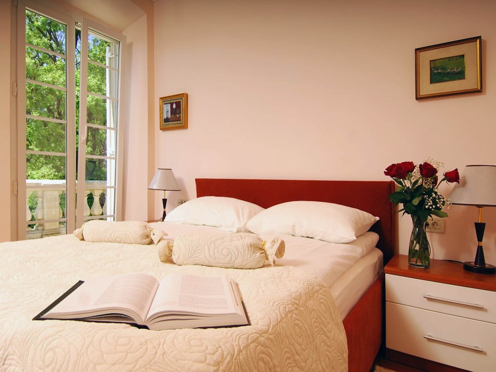 Exclusive Villa with Private Pool & Huge Fenced Property near Dubrovnik view 5