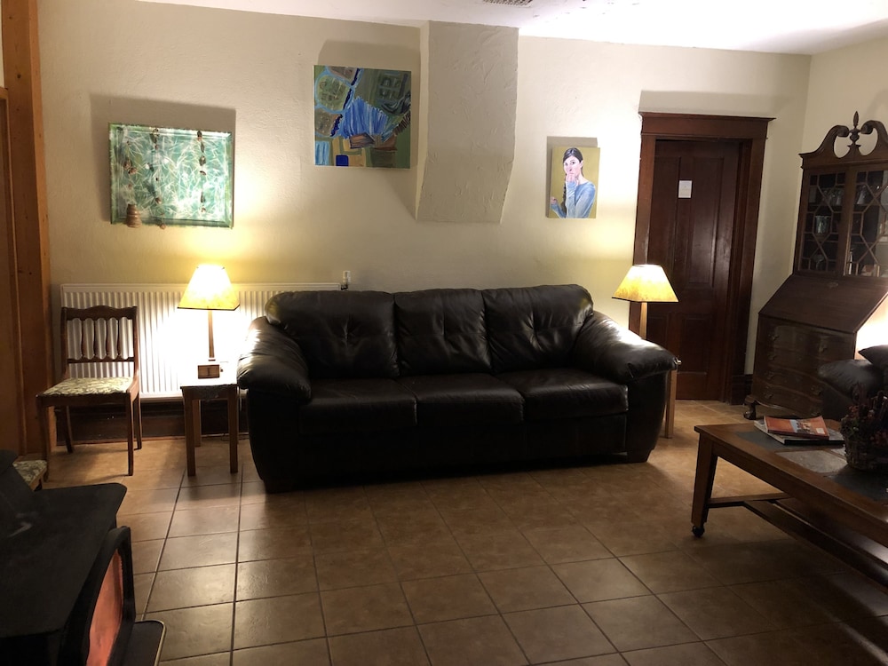 Artha Bed and Breakfast - Property Image 11