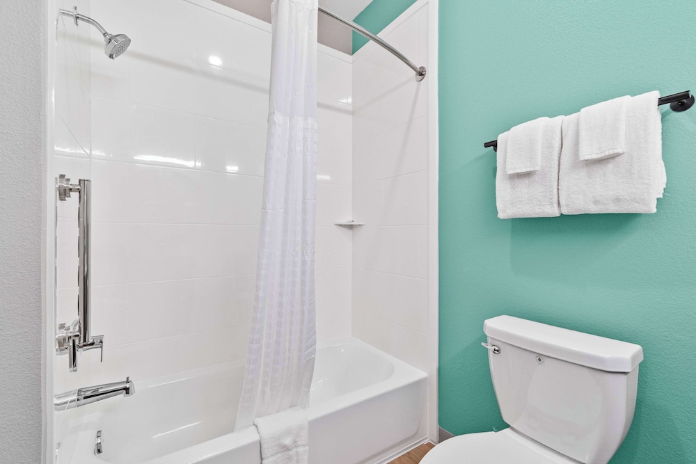 ECHO Suites Extended Stay by Wyndham Houston Katy West
