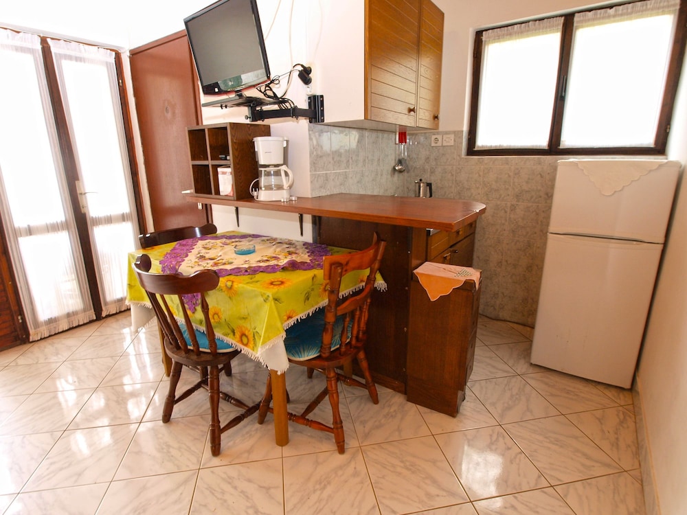 Apartment 1057 view 4