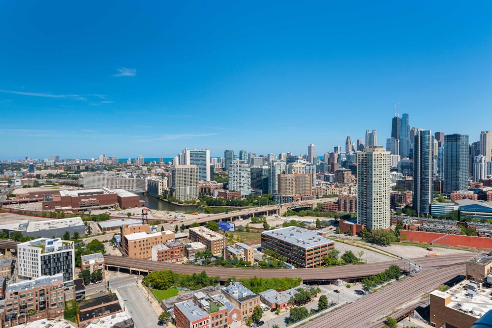 Group Stay 3 Penthouses in the Same Building