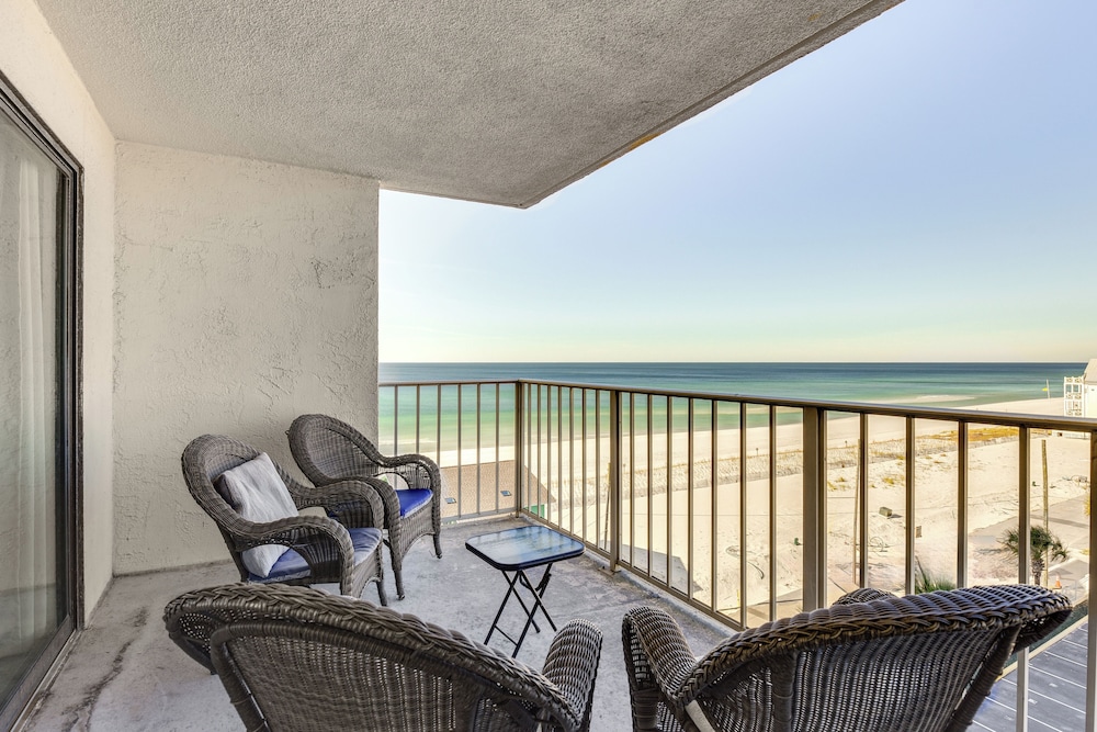 Regency Towers PCB Condo: Beach Access & 2 Pools