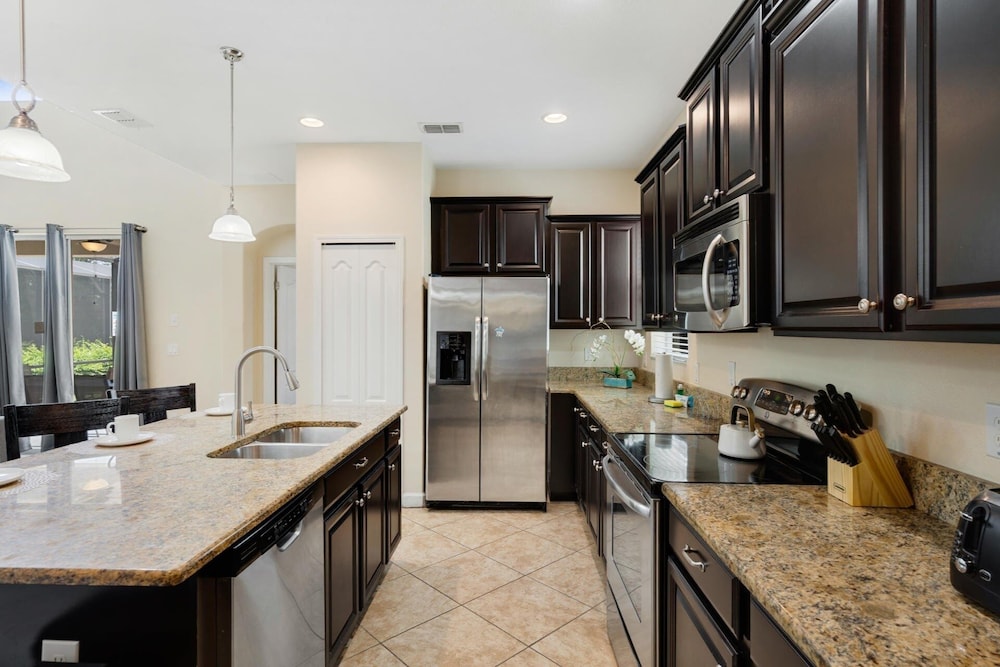 Paradise Palms Resort 5 Bedroom Home with Spa 5 Home