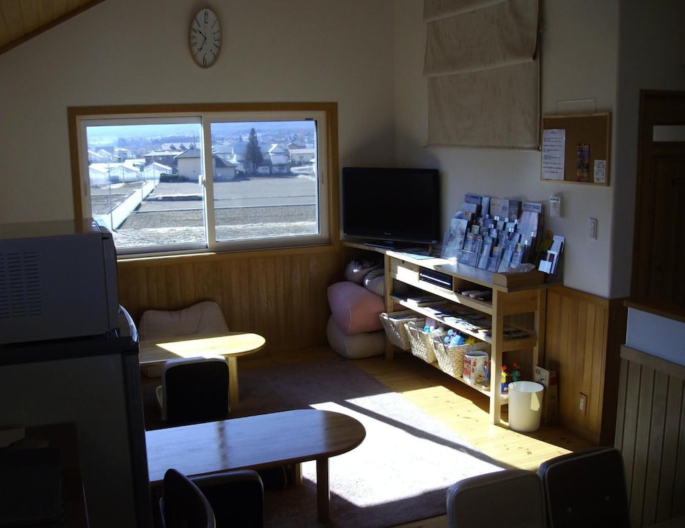 Lodge Orange Cabin