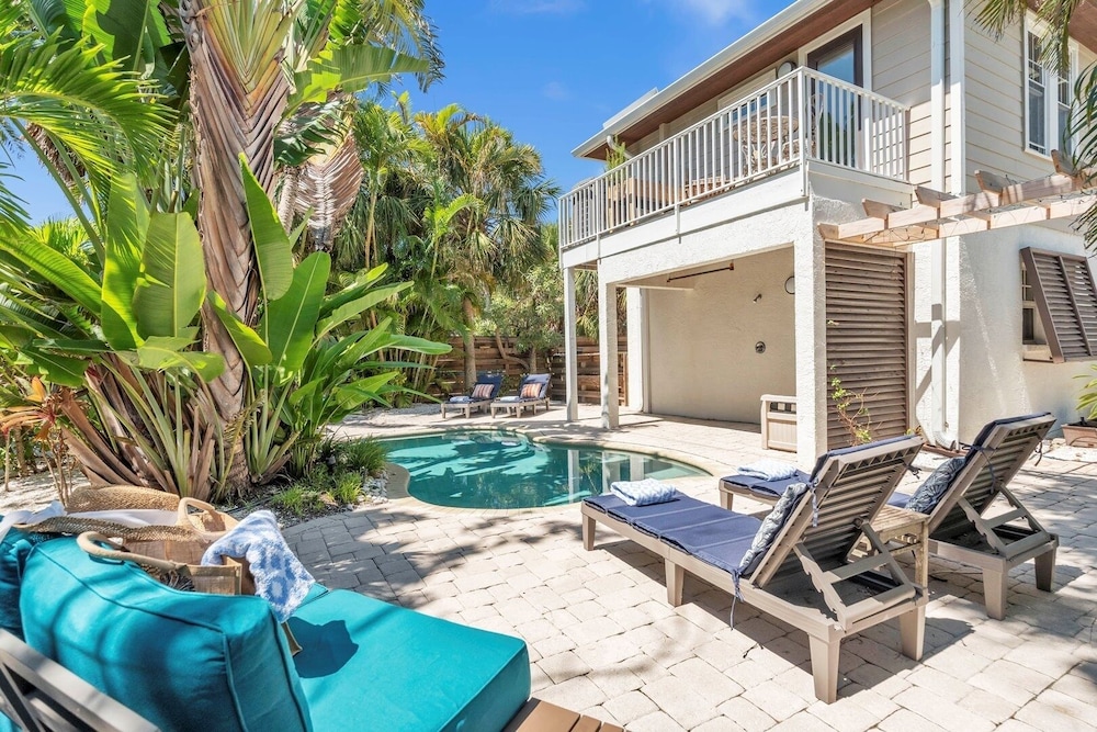 Hammock In The Sun 3 Bedroom Home