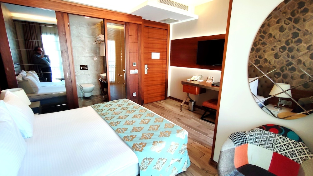 Old Port Otel - Image 45