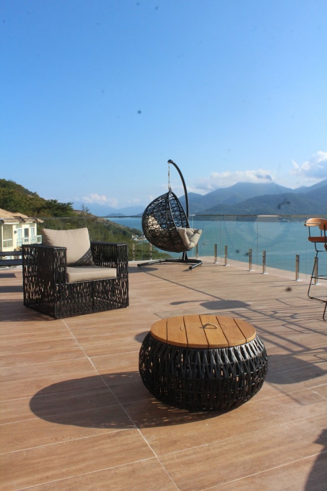 Casa com Piscina Churrasqueira e Vista