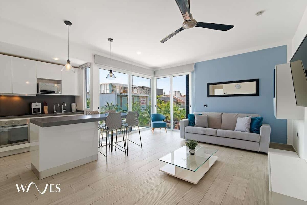 1 Br. W/5th Avenue View Steps From the Beach