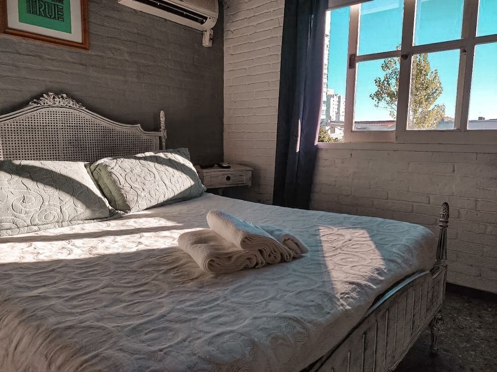 Pastora Suites & Hostel