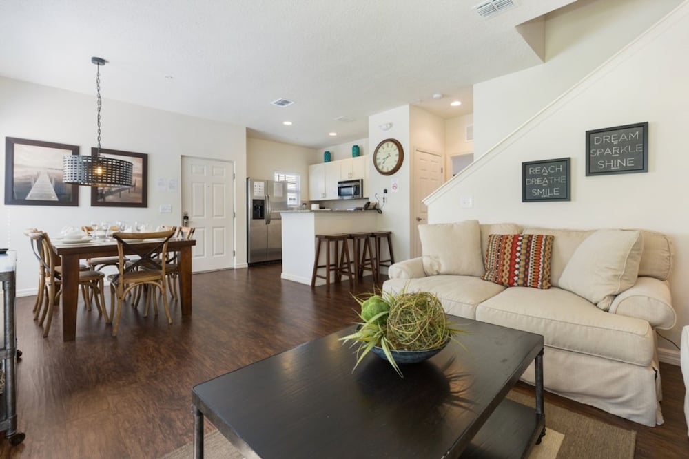 Lucaya Village 3040 #20-105 - Image 3