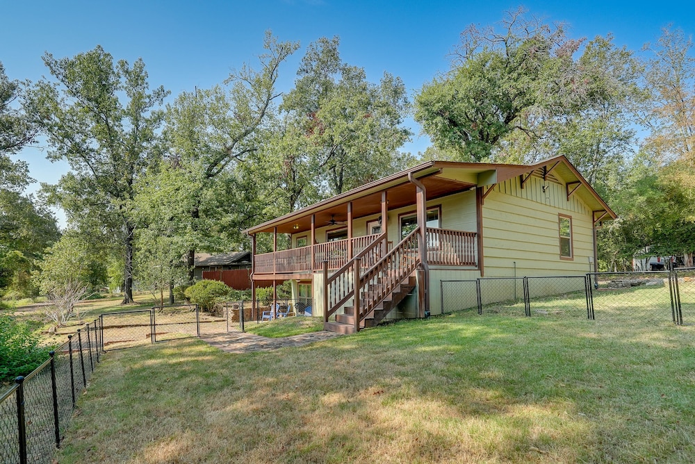 Cozy East Texas Retreat Near Lake O the Pines! - Property Image 6
