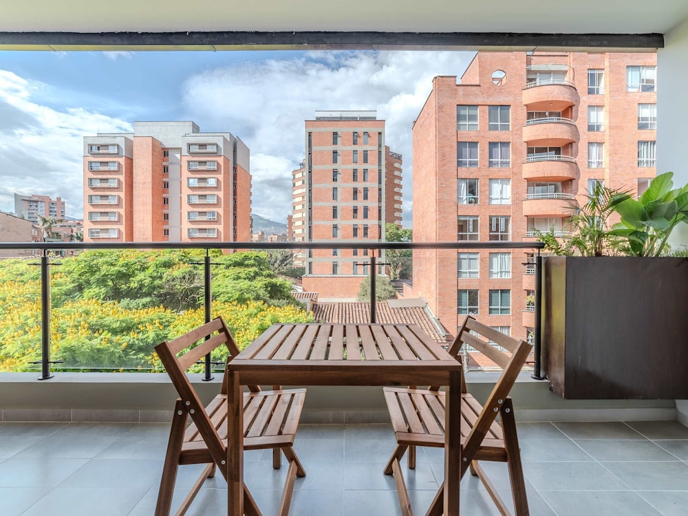 w Charming 3BR w Amazing Deco in Medellin