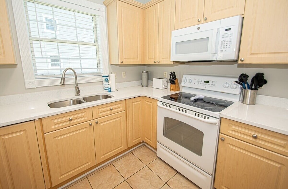 Magnolia Pointe Luster Leaf 4891-205 3 Bedroom Condo
