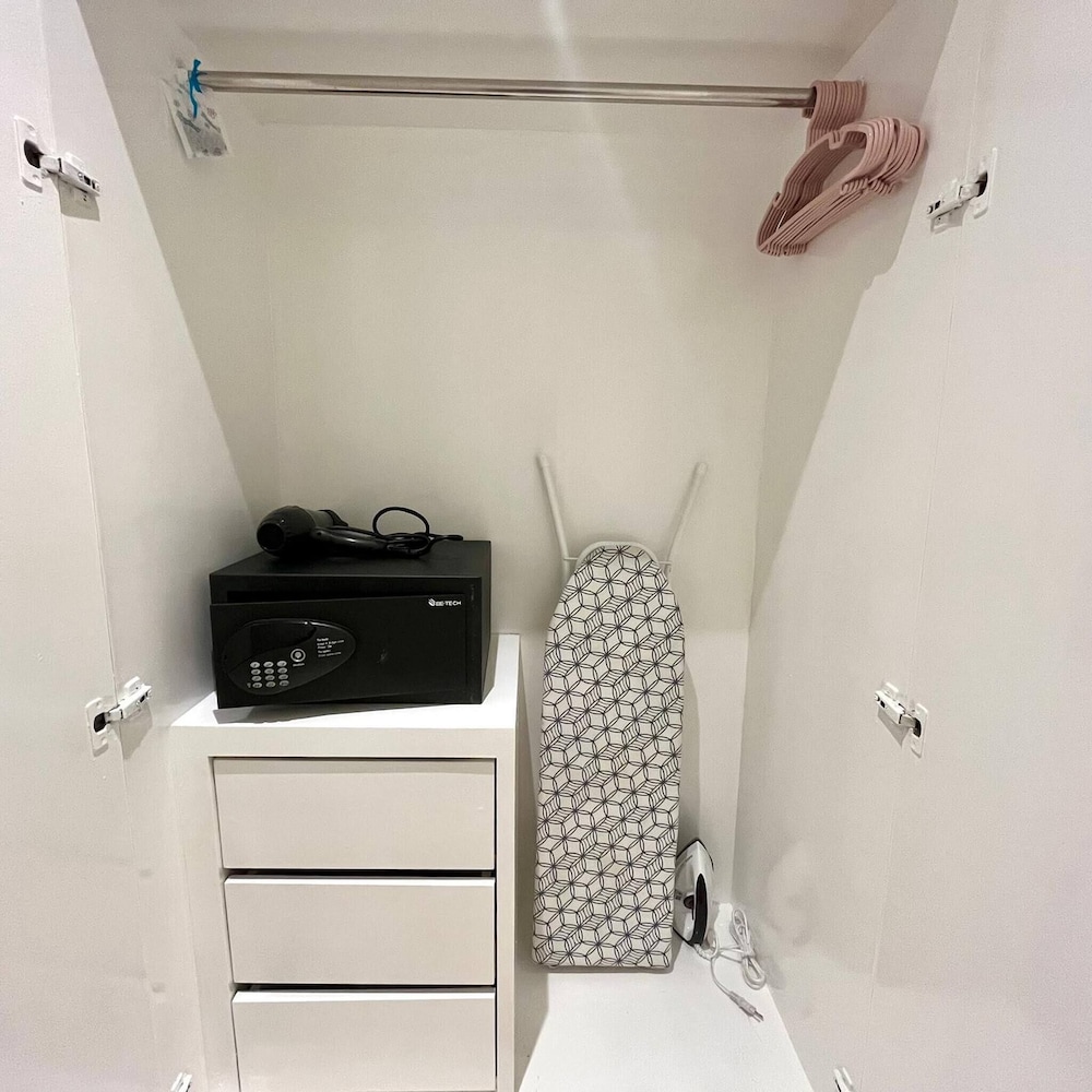 B12 - 2 Bedroom Condo With Pool Access, Karon Beach