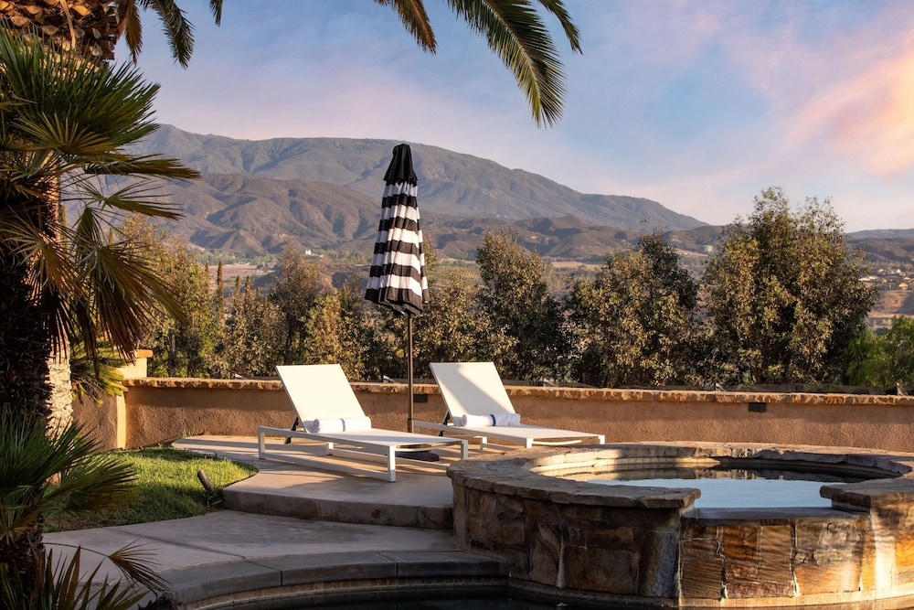 Sangiovese By Avantstay Spectacular Estate w Pool Hot Tub Putting Green