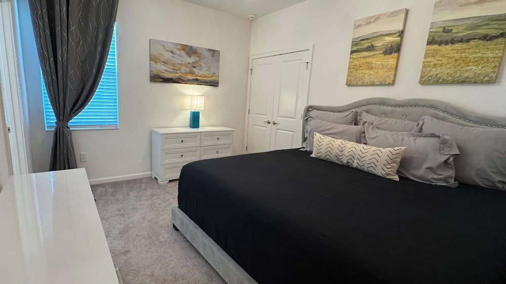 Family Friendly 12bd w Jacuzzi Veranda Palms 4401