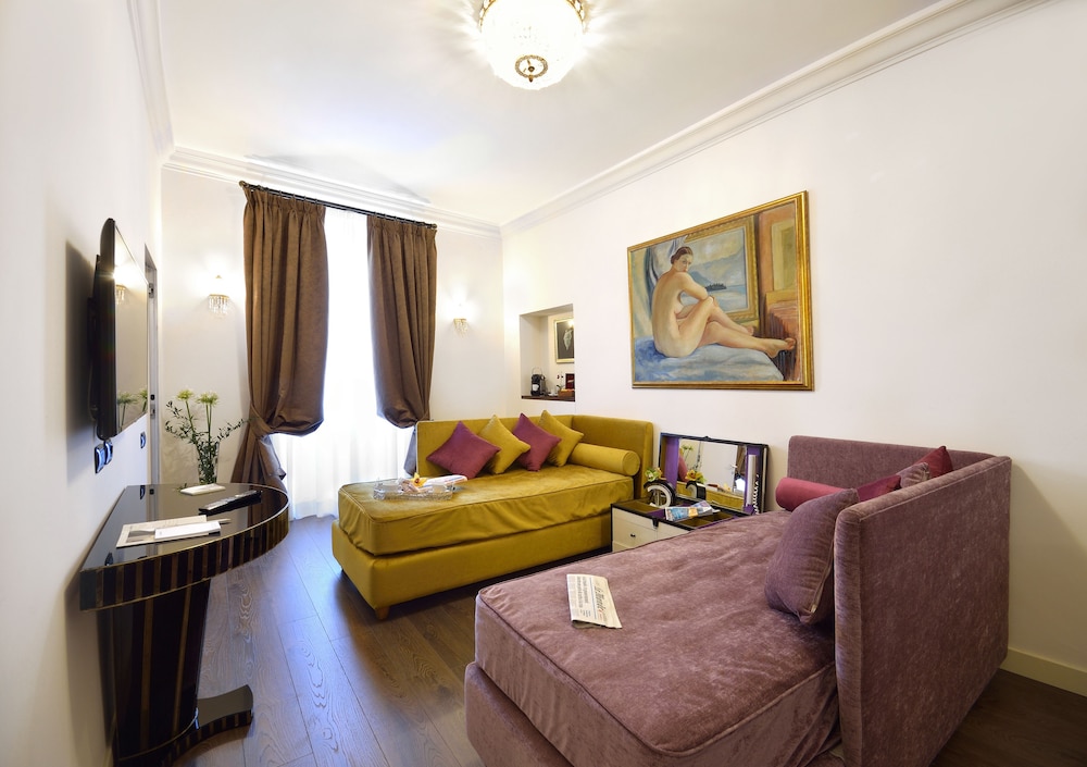 Suites Rome Condotti