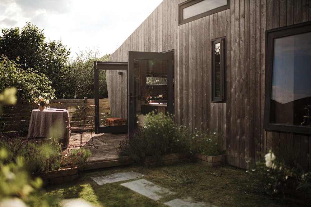 Unique Cabin Wrapped in Beautiful Welsh Scenery
