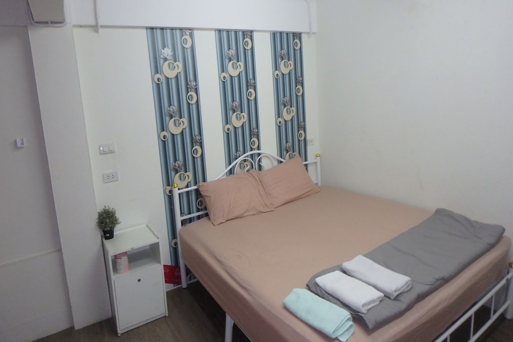 Rama 3 Sunrise Hostel
