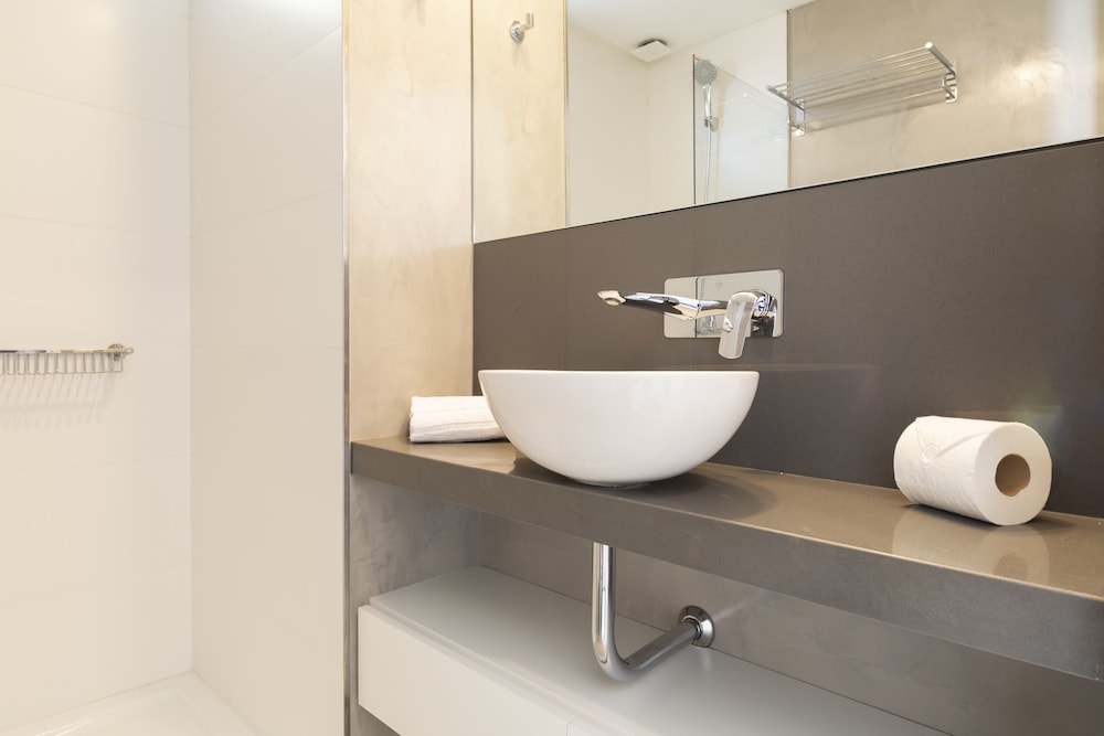 Floralis Suites by Be Local