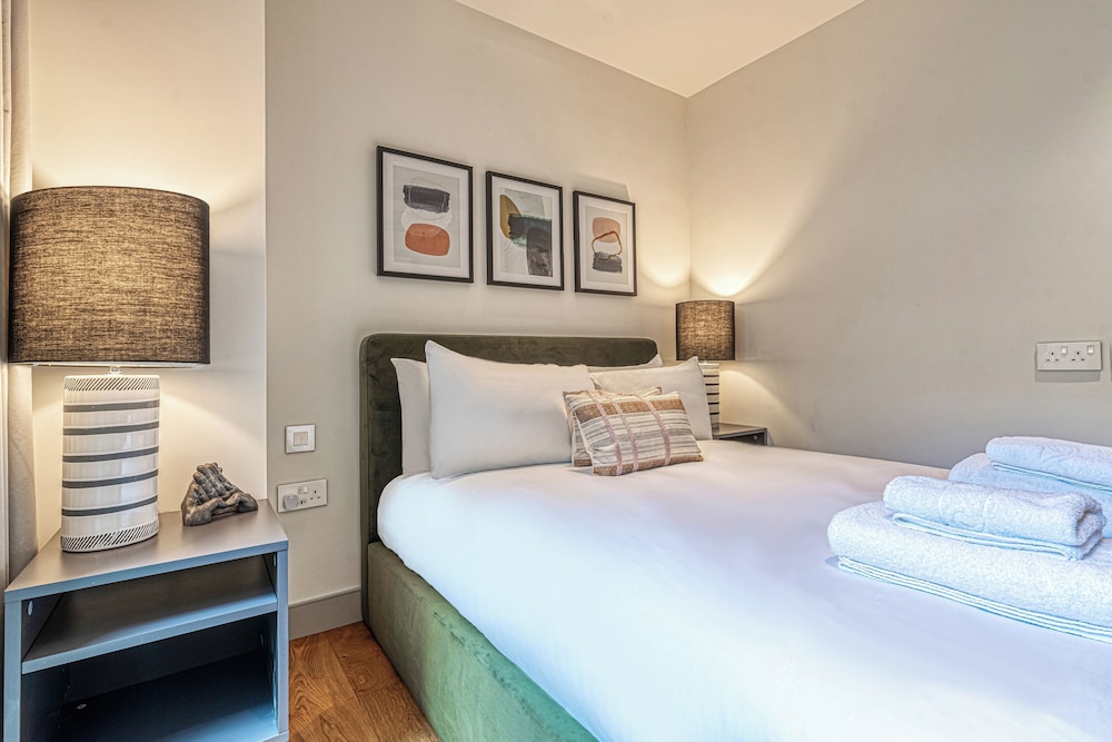 Luxury flats near Big Ben and London Eye
