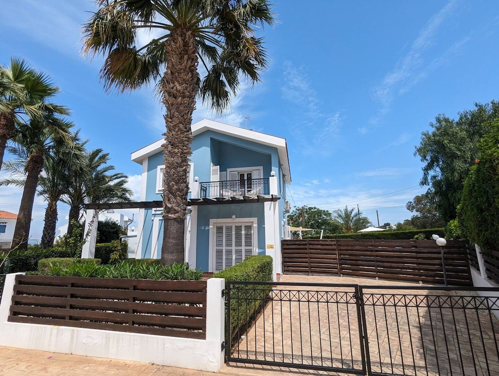 Blue Estia Villa - Pool Wifi Summer Breeze