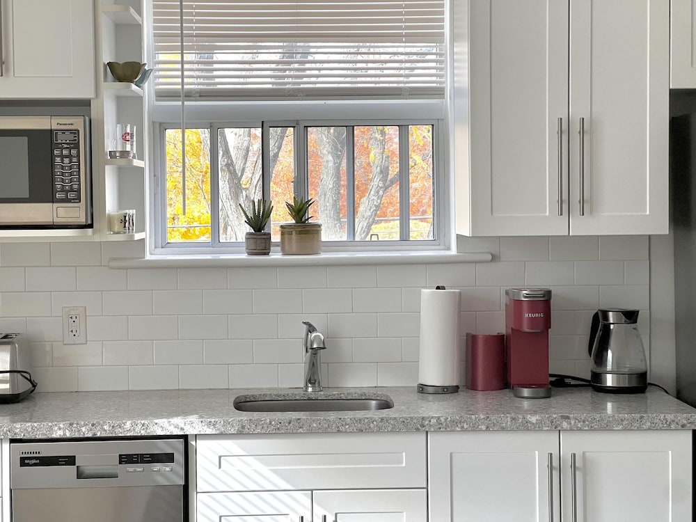 Elegant Brand New Apartment in Central Burlington
