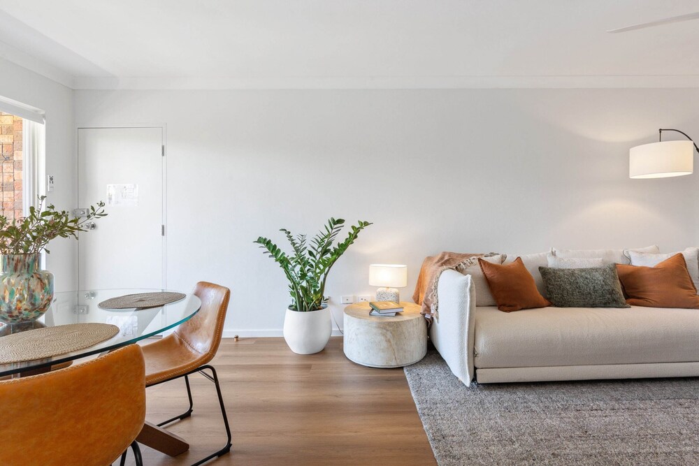 Spacious Apartment Near Cronulla Beach